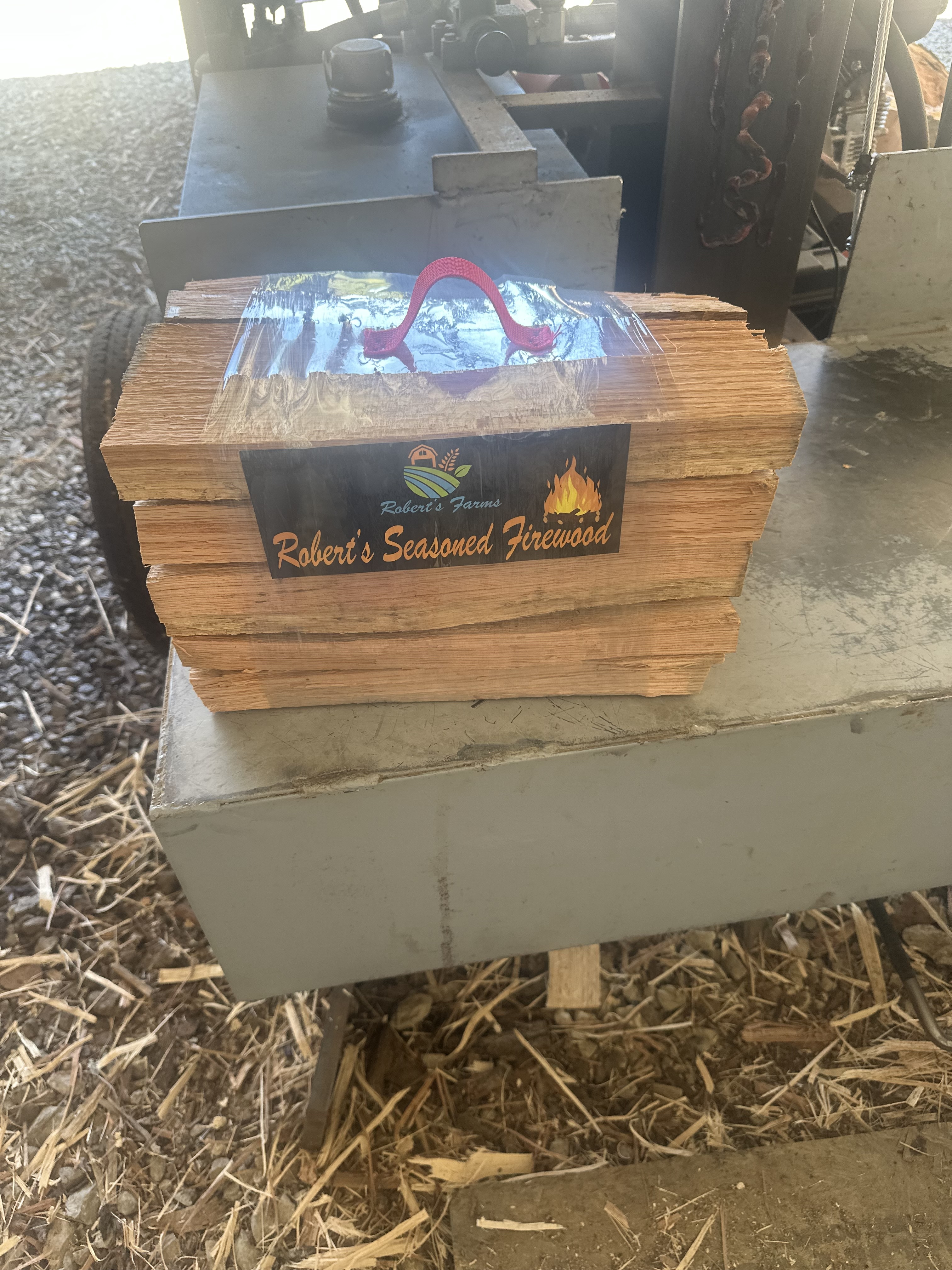 Premium firewood bundle with firestarter and handle